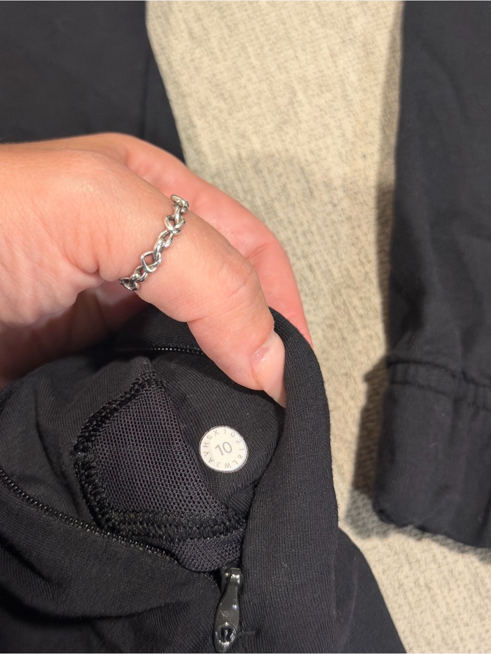 lululemon athletica Black hoodie - Picture 5 of 9